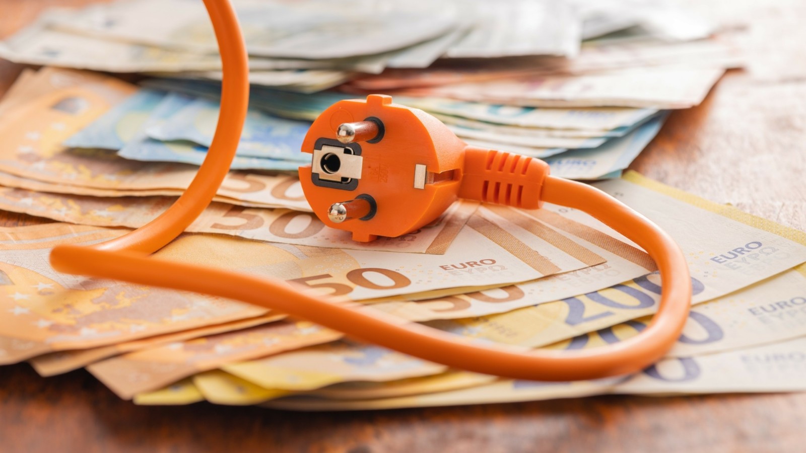 Δυναμικά τιμολόγια: Υπό εξέταση «στοχευμένα» χαρακτηριστικά για τις μεγάλες επιχειρήσεις